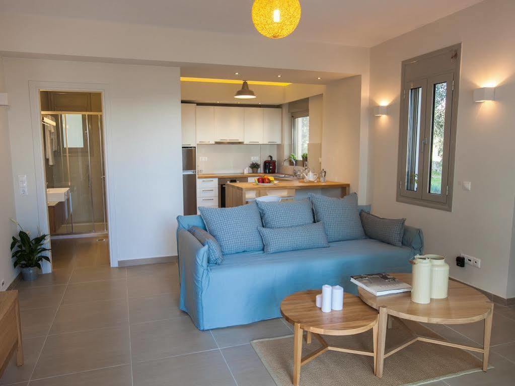 Abelia Luxurious Villas Finikounta Buitenkant foto