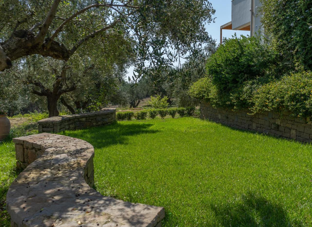 Abelia Luxurious Villas Finikounta Buitenkant foto